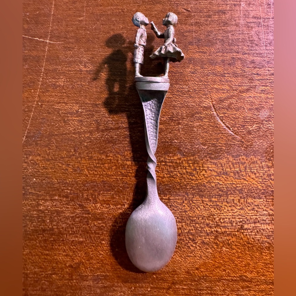 Hershey’s cocoa, Hershey PA pewter, twisted collectible spoon, children topper - Picture 6 of 6